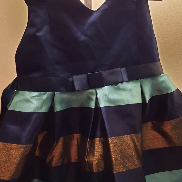 Little Girl holiday dress - Picture 3 of 4
